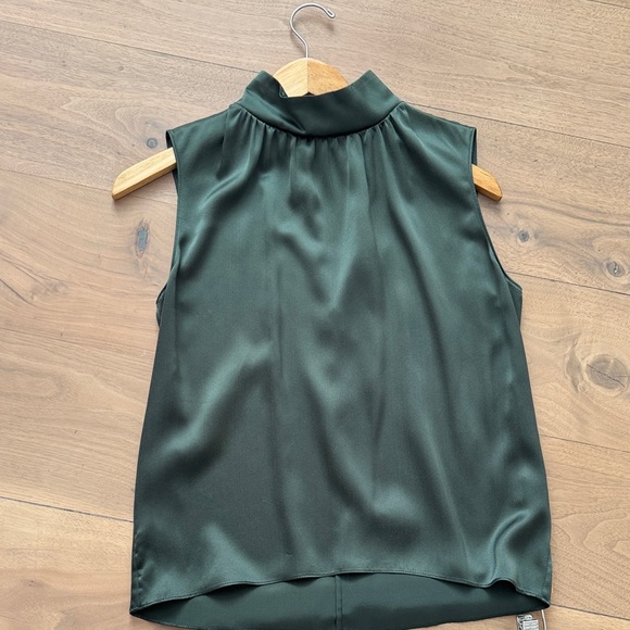 Sablyn green silk set.NWT Dark Green Pants andsleeveless top-worn 1x